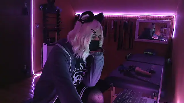 Ginny-the-bdsm-nympho online show from 10/05/25, 04:27