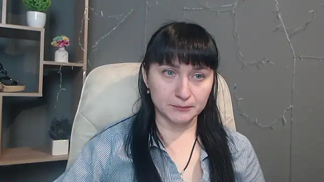 NinaFlawlees online show from 12/03/25, 12:58