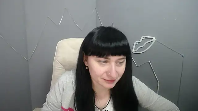 NinaFlawlees online show from 04/10/26, 12:10