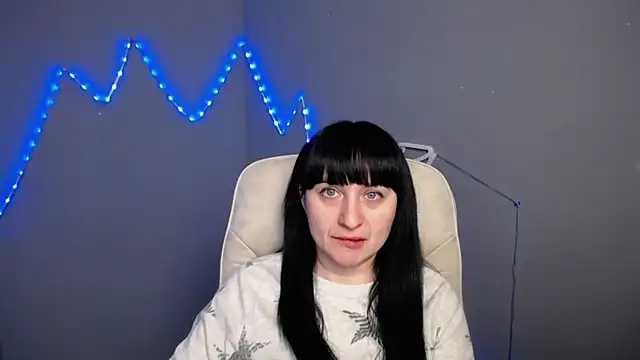 NinaFlawlees online show from 04/22/26, 06:05