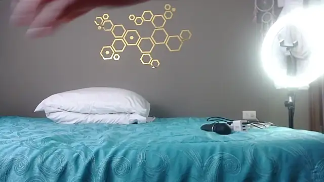 Snapshot of adriscute chatting on 01/12/25, 06:39 adriscute online show from 01/12/25, 06:39