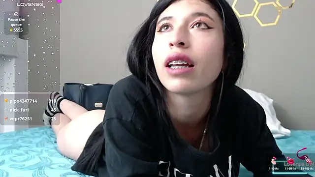 Snapshot of adriscute chatting on 01/22/25, 10:37 adriscute online show from 01/22/25, 10:37