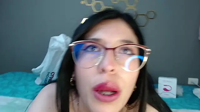 Snapshot of adriscute chatting on 01/23/25, 04:41 adriscute online show from 01/23/25, 04:41