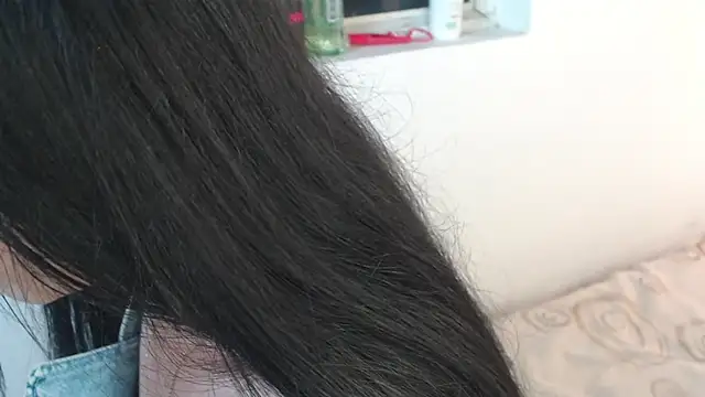 Snapshot of adriscute chatting on 02/09/25, 03:11 adriscute online show from 02/09/25, 03:11