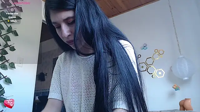 Snapshot of adriscute chatting on 02/26/25, 09:37 adriscute online show from 02/26/25, 09:37