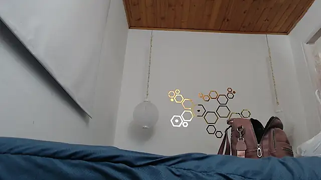 Snapshot of adriscute chatting on 03/23/25, 03:10 adriscute online show from 03/23/25, 03:10