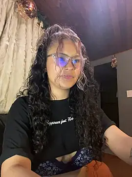 Snapshot of Hathorlove chatting on 02/02/25, 11:21 Hathorlove online show from 02/02/25, 11:21