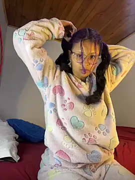 Snapshot of Hathorlove chatting on 02/14/25, 12:09 Hathorlove online show from 02/14/25, 12:09