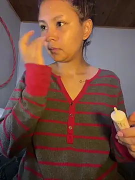 Snapshot of Hathorlove chatting on 02/18/25, 10:03 Hathorlove online show from 02/18/25, 10:03