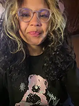 Snapshot of Hathorlove chatting on 09/13/25, 05:46 Hathorlove online show from 09/13/25, 05:46