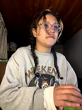 Snapshot of Hathorlove chatting on 10/13/25, 03:17 Hathorlove online show from 10/13/25, 03:17