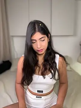 Gaby zahir  online show from 10/10/25, 11:09