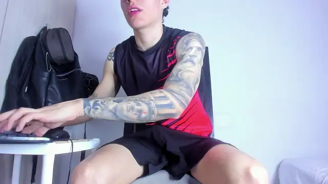 enzo bvlgari online show from 02/19/26, 03:19