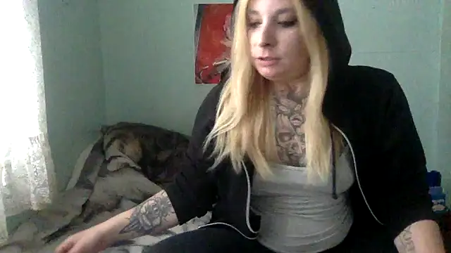 Snapshot of alexabunni chatting on 07/27/26, 05:42 alexabunni online show from 07/27/26, 05:42
