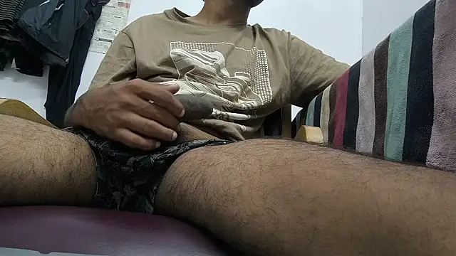 Snapshot of Im_Aryan chatting on 10/26/25, 05:24 Im Aryan online show from 10/26/25, 05:24