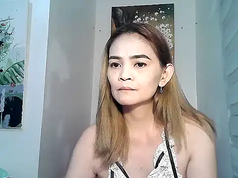 Snapshot of Kisses-13 chatting on 02/12/25, 03:27 Kisses-13 online show from 02/12/25, 03:27