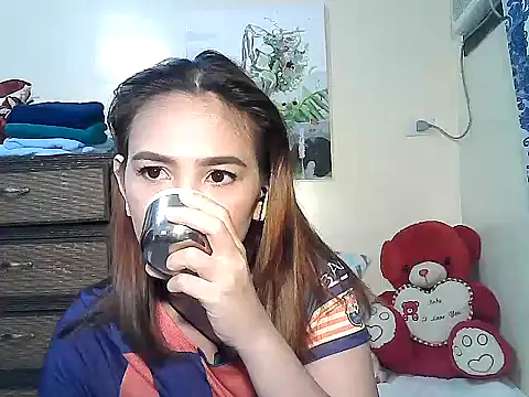 Kisses-13 online show from 11/18/25, 11:03