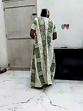 Snapshot of Queen_Dolly chatting on 12/01/24, 06:30 Queen Dolly online show from 12/01/24, 06:30