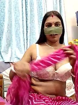 Snapshot of Queen_Dolly chatting on 12/13/24, 05:54 Queen Dolly online show from 12/13/24, 05:54