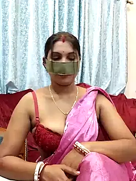 Snapshot of Queen_Dolly chatting on 12/15/24, 05:53 Queen Dolly online show from 12/15/24, 05:53