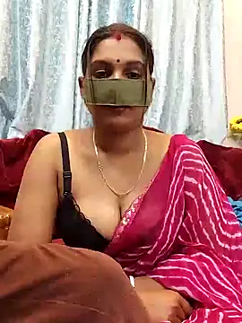 Snapshot of Queen_Dolly chatting on 01/06/25, 05:49 Queen Dolly online show from 01/06/25, 05:49