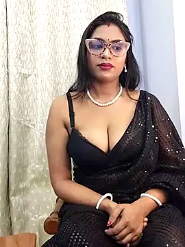 Snapshot of Queen_Dolly chatting on 10/11/25, 06:06 Queen Dolly online show from 10/11/25, 06:06