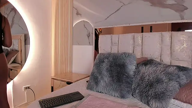 Naughty  Mom online show from 05/05/26, 02:58