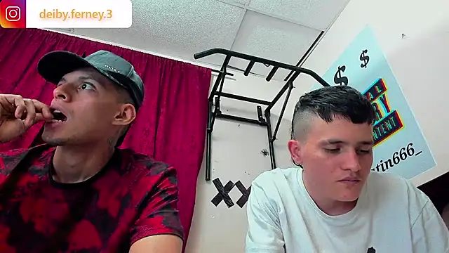 Snapshot of davidlatin66 chatting on 02/10/25, 03:03 davidlatin66 online show from 02/10/25, 03:03