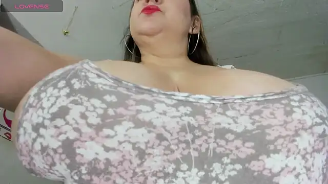 Snapshot of susy_bigboobs chatting on 04/16/26, 08:48 susy bigboobs online show from 04/16/26, 08:48