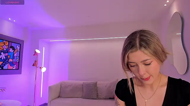 EveBensonX online show from 10/13/25, 12:27