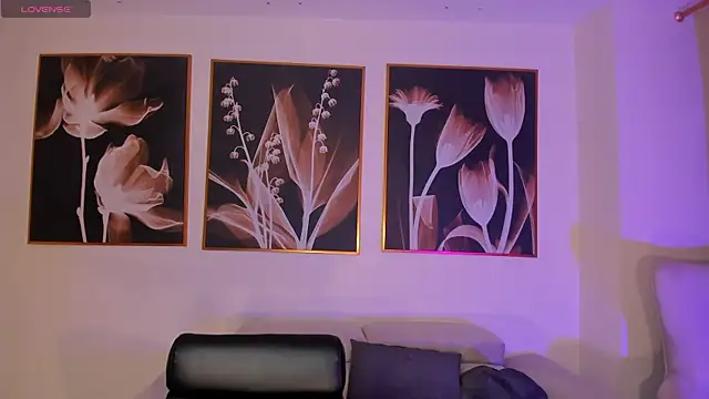 EveBensonX online show from 03/22/26, 05:49