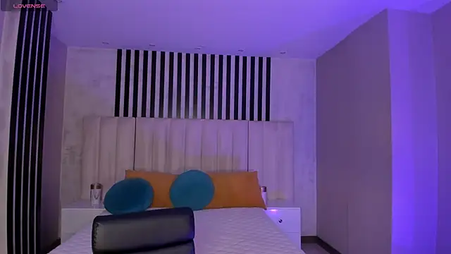 EveBensonX online show from 04/09/26, 06:46