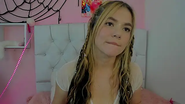 18candys online show from 10/18/25, 07:25