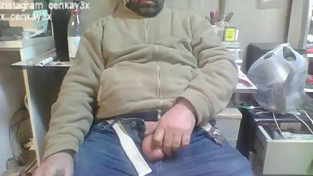 masculine bear daddy online show from 12/28/24, 07:01