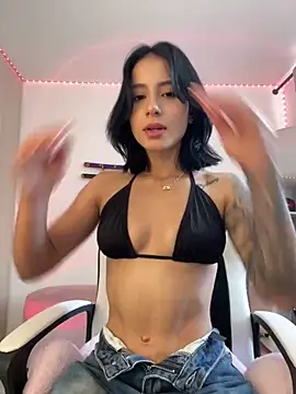 Ale Lewis online show from 02/19/25, 06:21