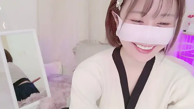 Snapshot of Yuu__k chatting on 01/24/25, 02:08 Yuu  k online show from 01/24/25, 02:08