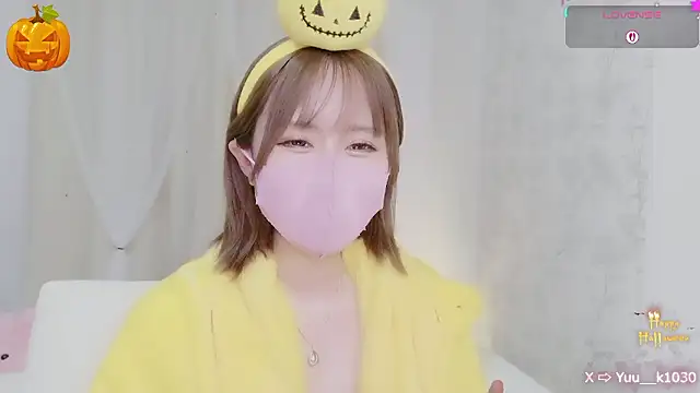 Snapshot of Yuu__k chatting on 10/29/25, 03:03 Yuu  k online show from 10/29/25, 03:03