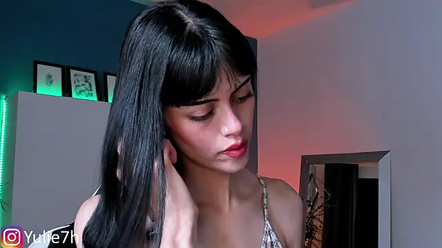  Jessy Moon  online show from 10/26/25, 07:31