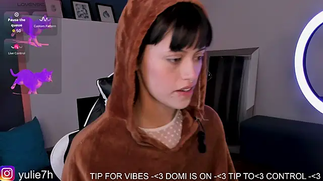  Jessy Moon  online show from 12/21/25, 06:37