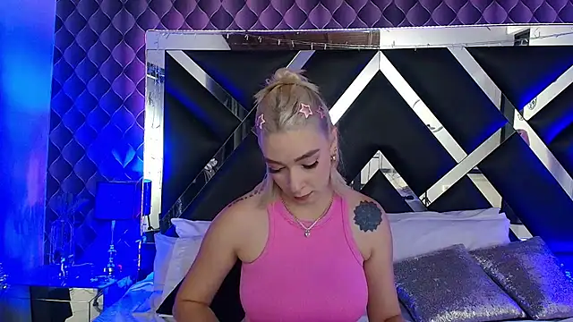 victoriaa lee  online show from 02/12/26, 08:37