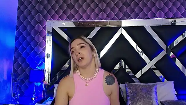 victoriaa lee  online show from 06/05/26, 08:36