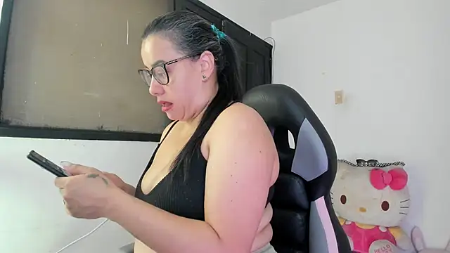 Snapshot of smile_sweetpao chatting on 02/27/25, 12:02 smile sweetpao online show from 02/27/25, 12:02