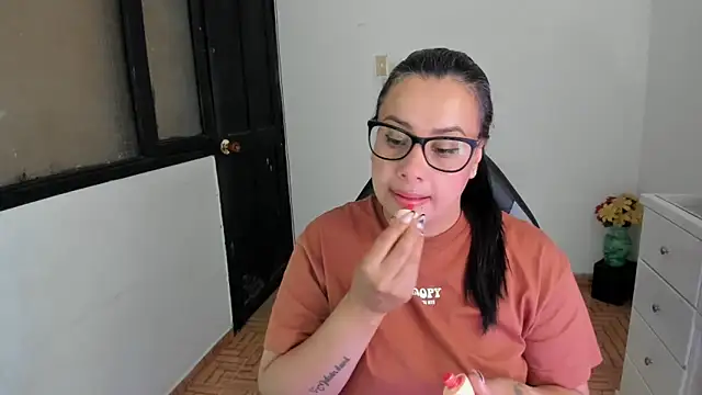 Snapshot of smile_sweetpao chatting on 10/22/25, 12:11 smile sweetpao online show from 10/22/25, 12:11