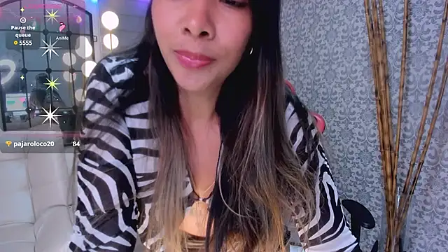 RenataReyes online show from 01/11/25, 01:48