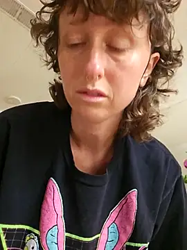 mossy kiss online show from 10/23/25, 03:44