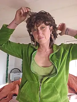 mossy kiss online show from 12/14/25, 08:02