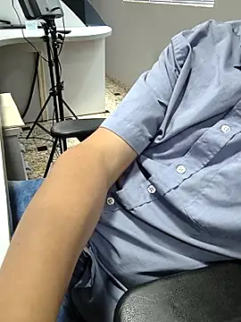 Snapshot of trimineiro_ chatting on 12/19/25, 03:19 trimineiro online show from 12/19/25, 03:19