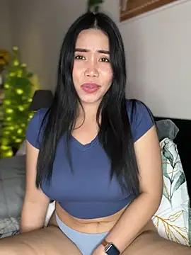 Snapshot of JazzieXo chatting on 12/14/24, 12:33 JazzieXo online show from 12/14/24, 12:33