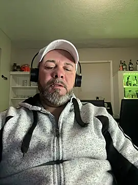 Snapshot of Cristian-Brayan chatting on 03/20/25, 12:11 Cristian-Brayan online show from 03/20/25, 12:11