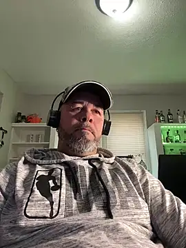 Snapshot of Cristian-Brayan chatting on 03/22/25, 02:58 Cristian-Brayan online show from 03/22/25, 02:58